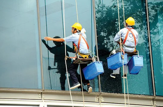 vệ sinh bảng hiệu alu Cần Thơ