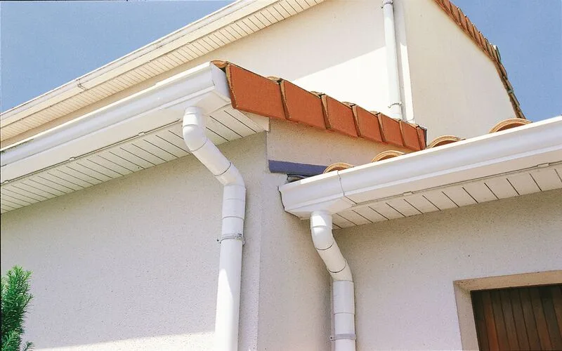Thi Công Lắp Đặt Máng Xối Nhựa Tại Cần Thơ - Giá Từ 80K 13 Lắp đặt máng xối tại nhà